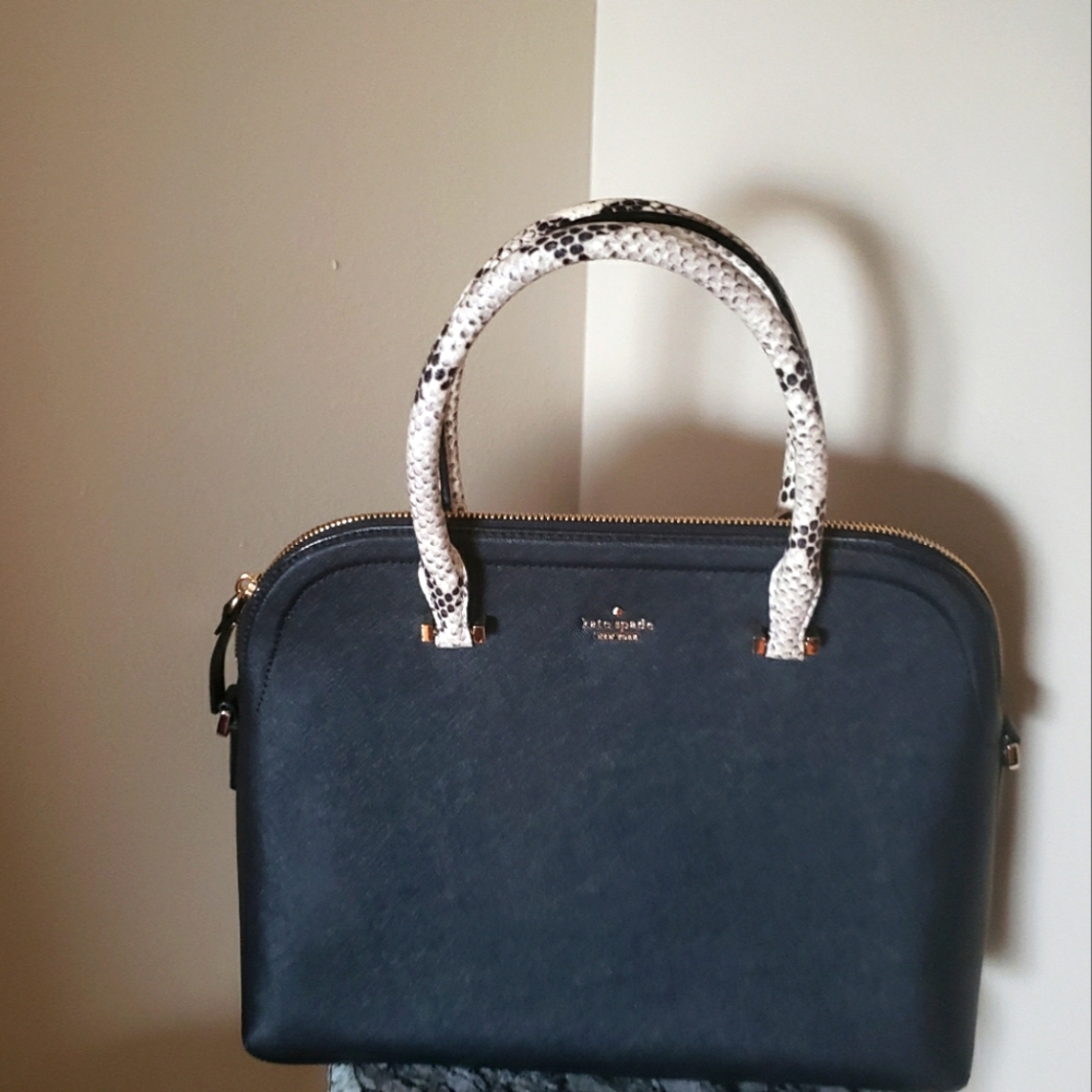 Kate  SPADE ♠️ NEW YORK SATCHEL BAG  RN0102760 CA 57710 NWOT detachable strap